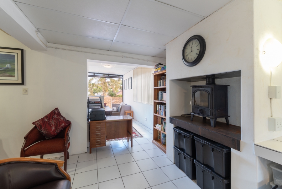 3 Bedroom Property for Sale in Loevenstein Western Cape